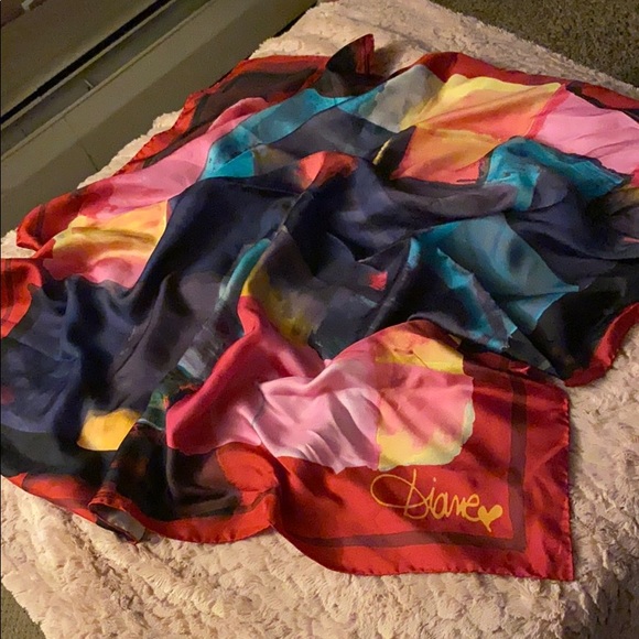 Classic DVF Scarf - Picture 1 of 1